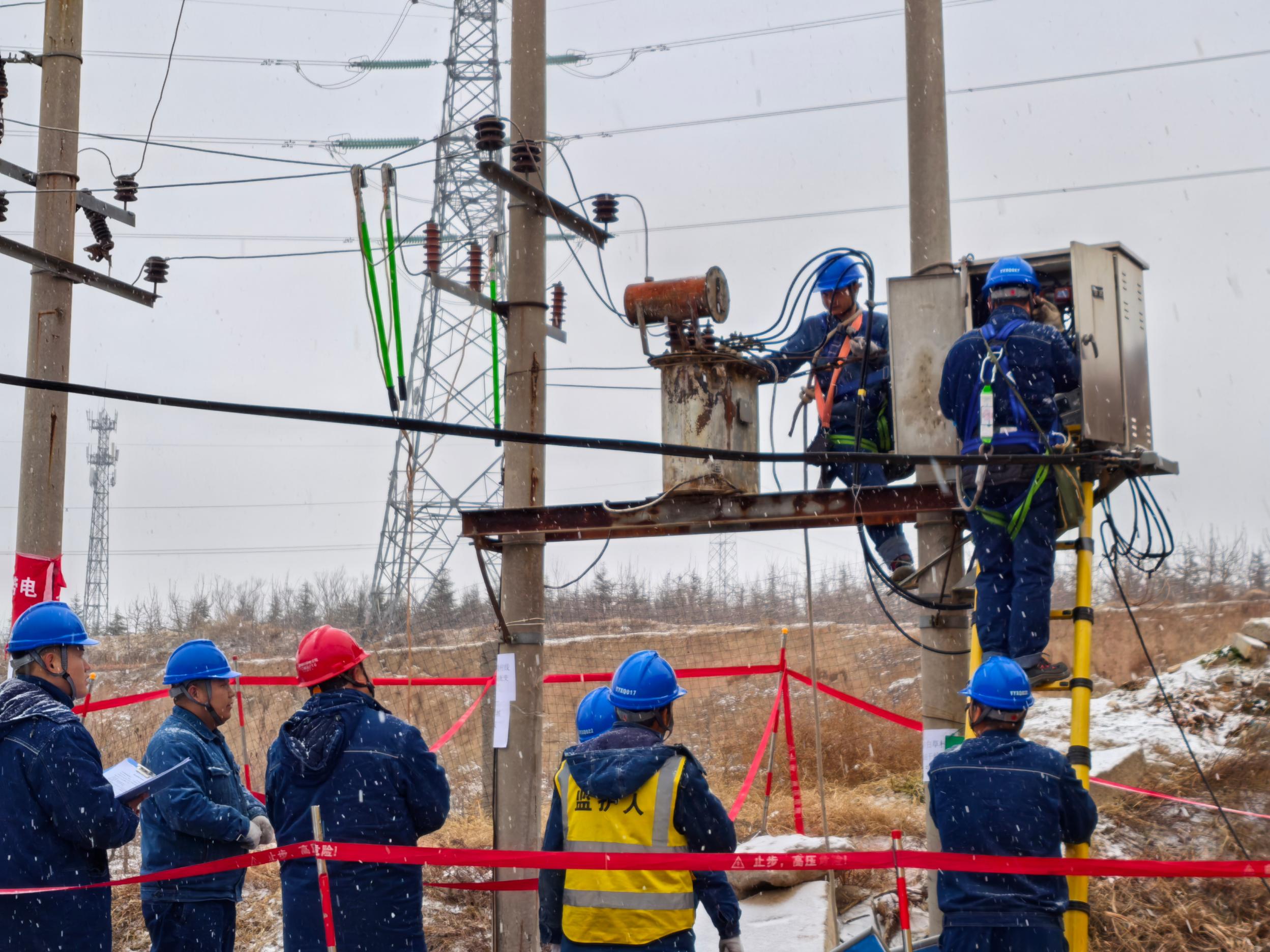 迎战风雪寒潮 电力金具的快速消缺与可靠保供